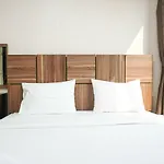 Apartemen 92 m² dengan 3 kamar tidur dan 2 kamar mandi pribadi di Senayan